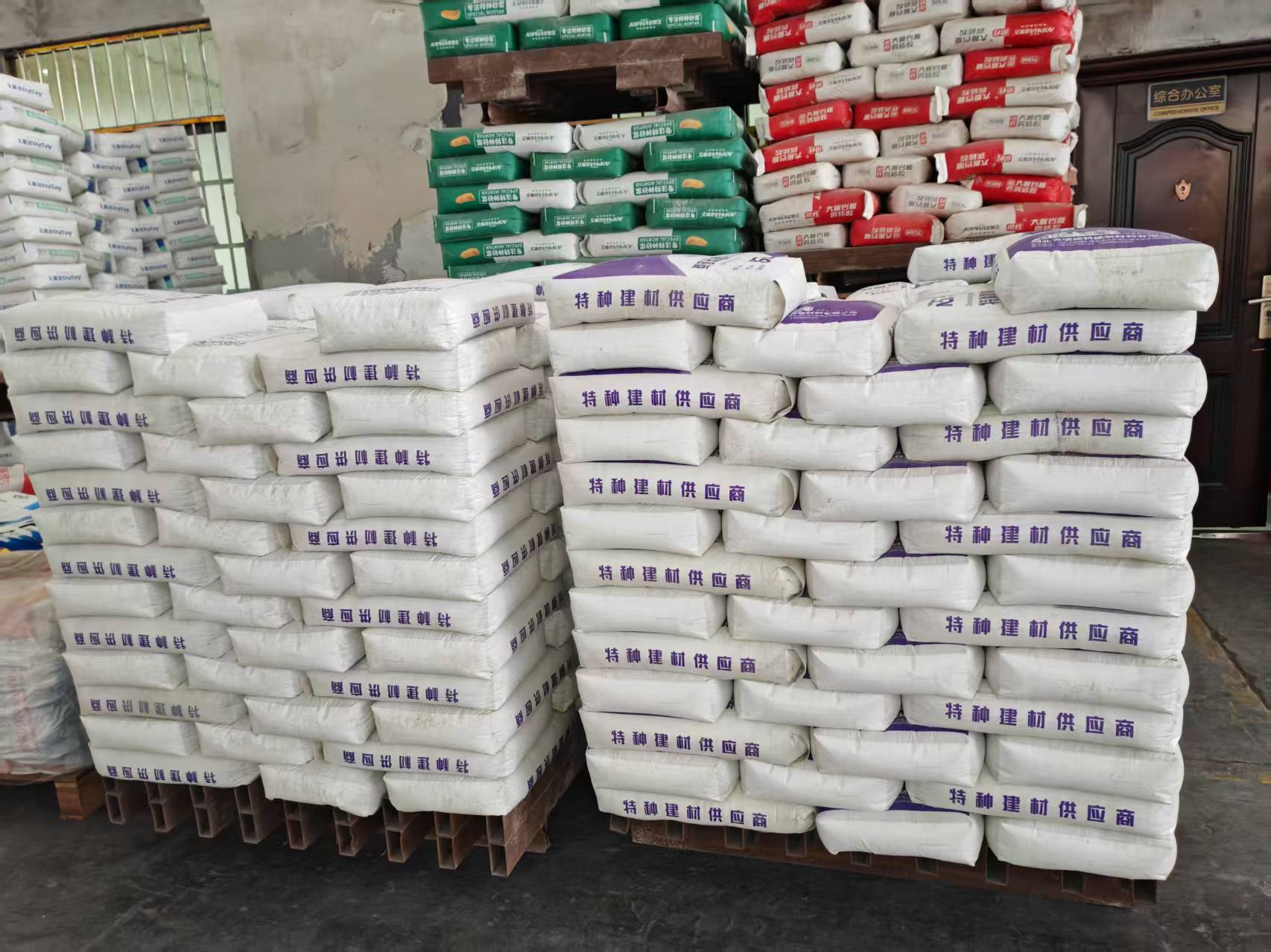 精河拱顶带模注浆料